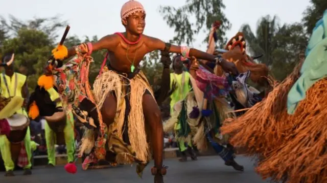 guinea bissau dancers