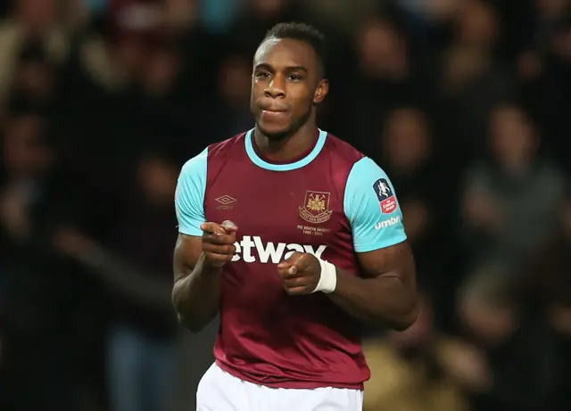 Michail Antonio celebrates