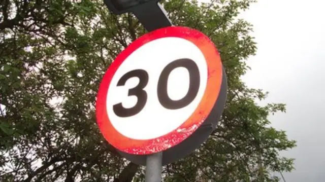 30 mile per hour sign