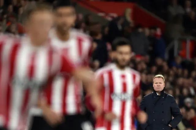 Southampton players are watched by Ronald Koeman