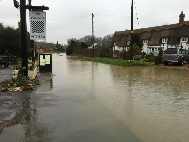 Flooding in Yelden, Beds