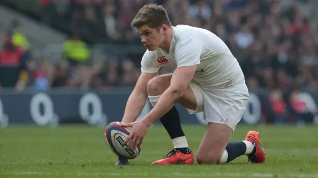 Owen Farrell lines up a penalty kick