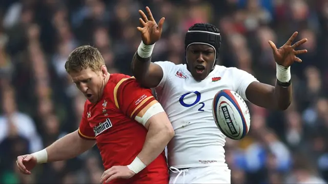 Maro Itoje wins a line out for England