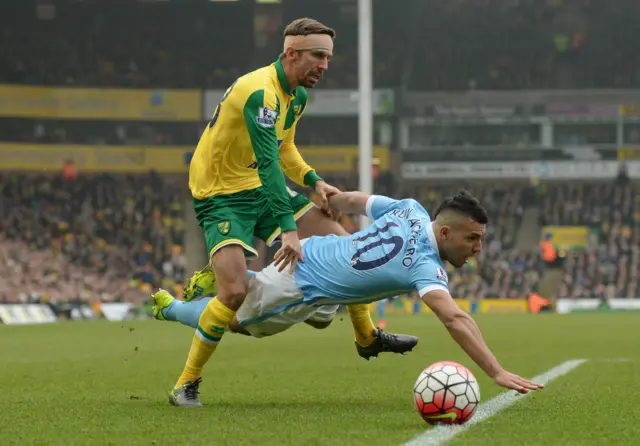 Gary O'Neil challenges Sergio Aguero