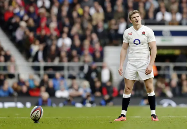 Owen Farrell lines up a penalty kick