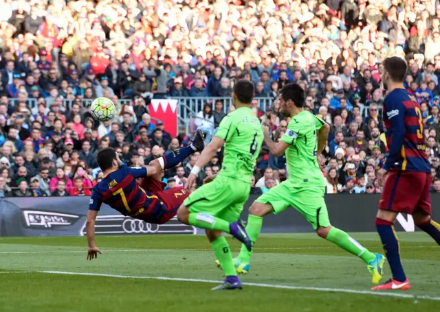 Arda Turan scores for Barcelona