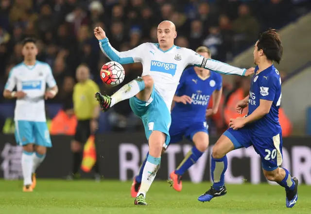 Jonjo Shelvey and Shinji Okazaki