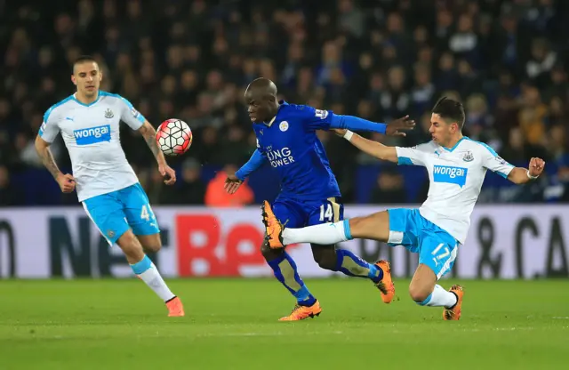 N'Golo Kante escapes Ayoze Perez