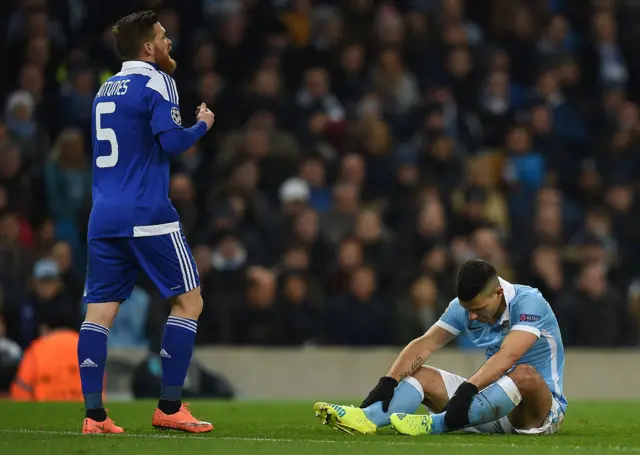 Sergio Aguero reacts