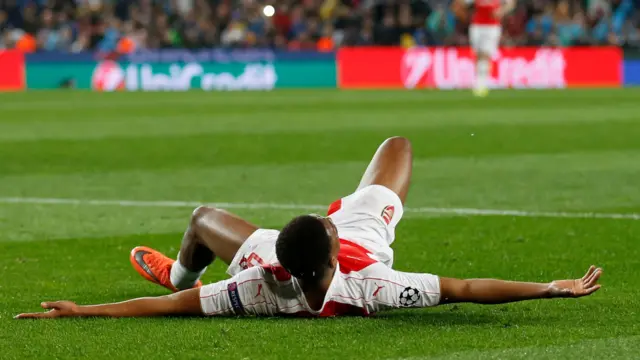 Arsenal's Alex Iwobi appeals for a penalty