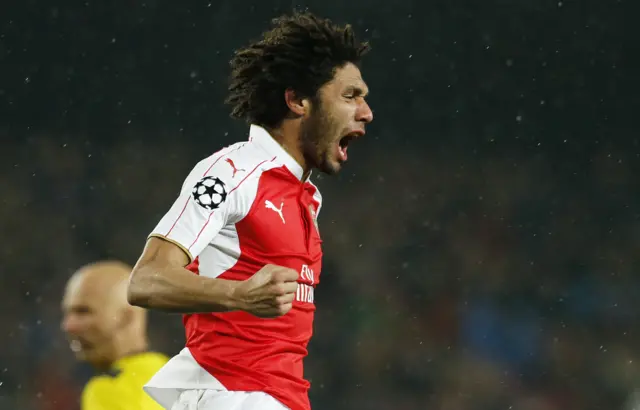 Mohamed Elneny celebrates