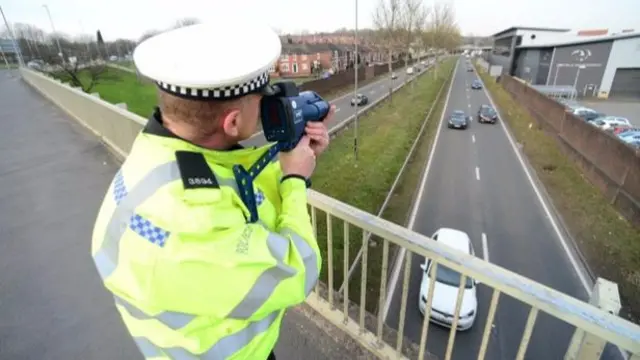 Cops monitor A500 drivers at more junctions