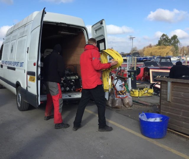 Police diving team arrives at Sawley Marina