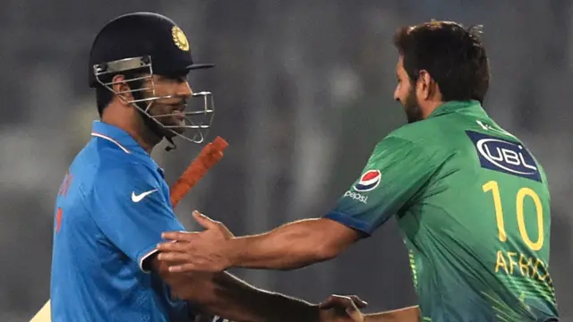 MS Dhoni and Shahid Afridi