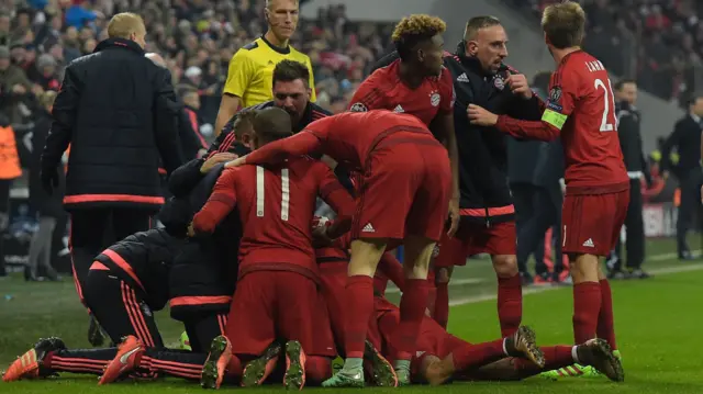 Bayern Munich's players celebrate