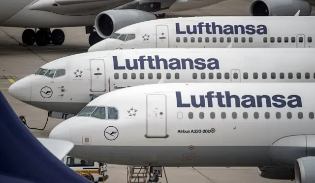 Lufthansa planes