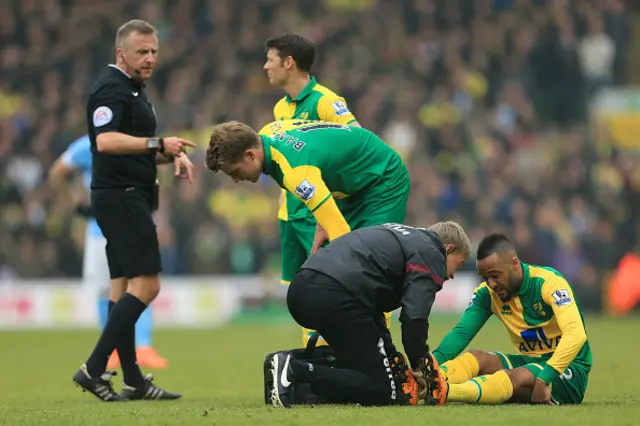 Nathan Redmond (right)