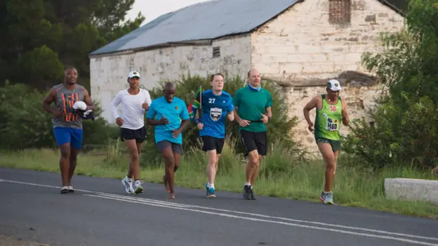 Eddie Izzard running a marathon for Sport Relief