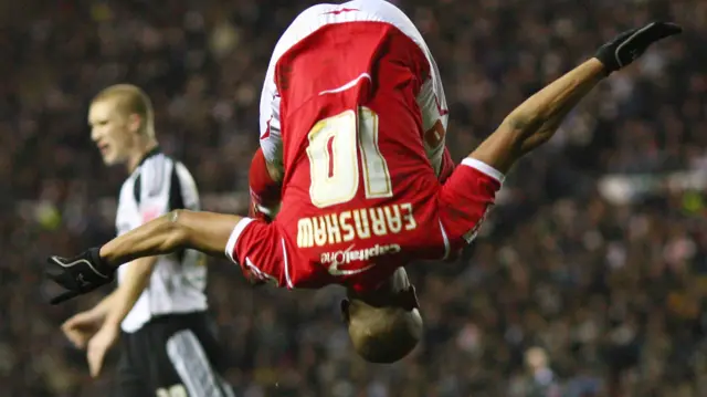 Robert Earnshaw flip