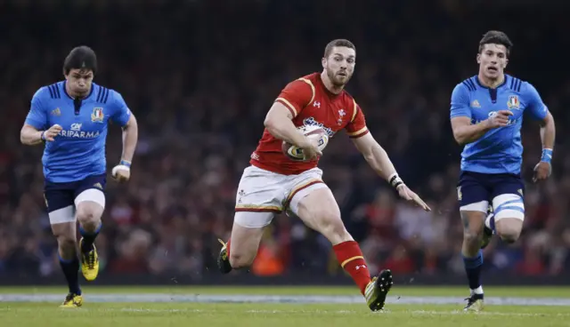 George North scores a try for Wales