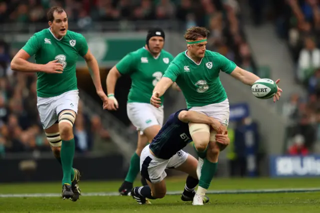 Jamie Heaslip catches the ball