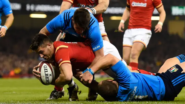 Rhys Webb scores a try for Wales