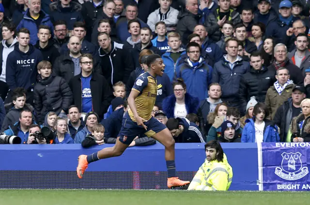 Alex Iwobi celebrates his goal