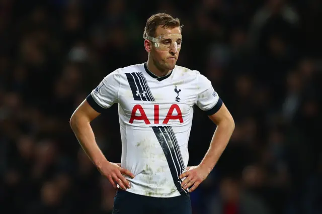 Harry Kane looks dejected