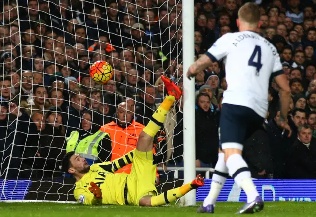 Michail Antonio scores for West Ham