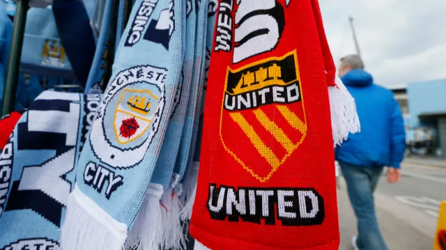 Manchester City and United scarves