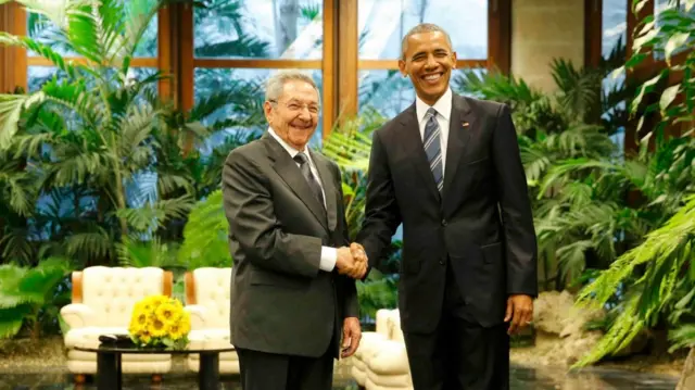 Presidents Castro and Obama