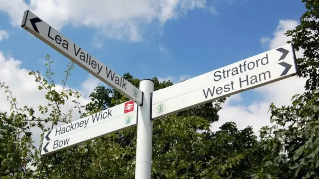 Sign for the Lea Valley walk