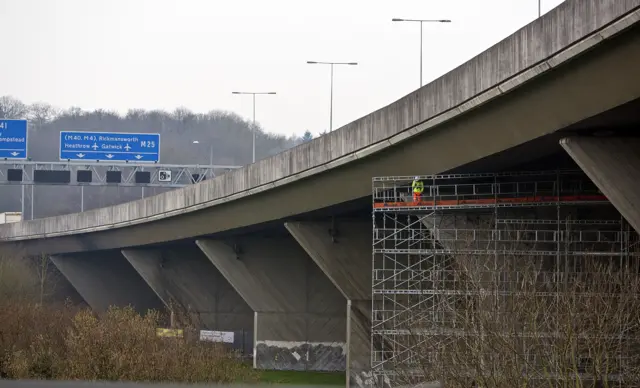 M25 viaduct