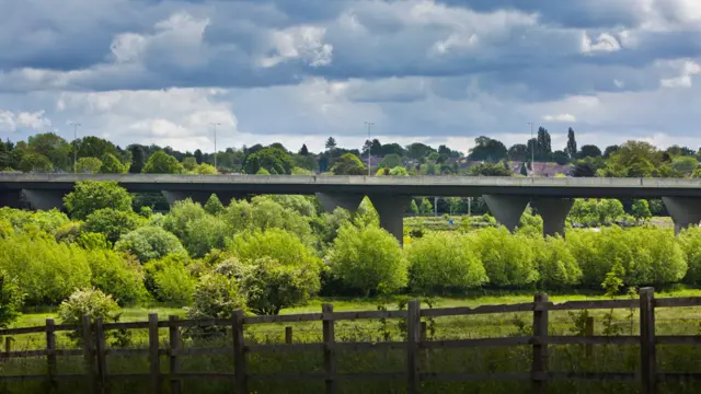 M25 viaduct at Kings Langley