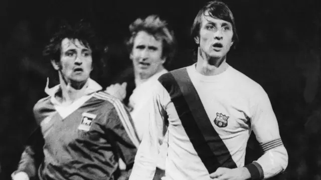 Johan Cruyff playing for Barcelona against Ipswich