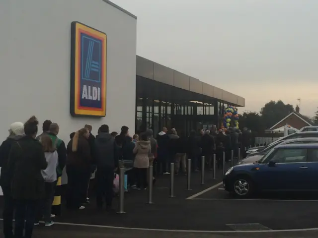 Aldi queue