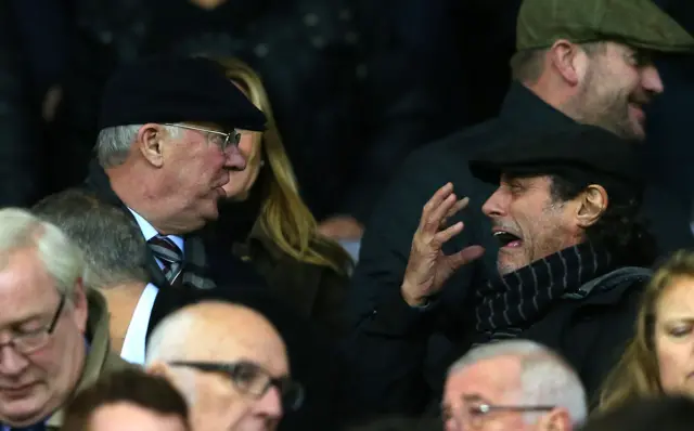 Alex Ferguson with Ian McShane at Man Utd v Newcastle in 2014