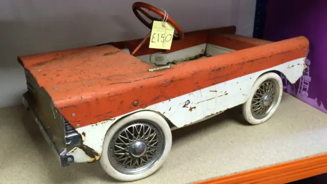 Triang pedal car