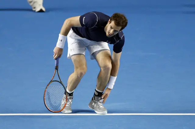 Murray holds ankle at Davis Cup