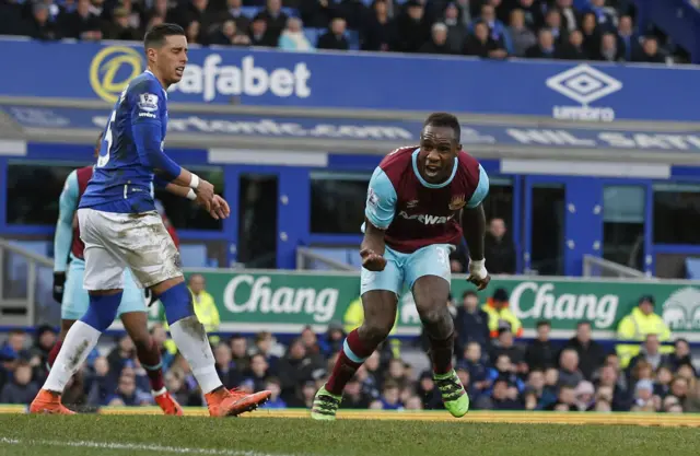 Michail Antonio celebrates