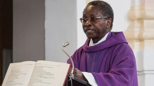 Olivier Ndjimbi-Tshiende, giving sermon 6 Mar 16