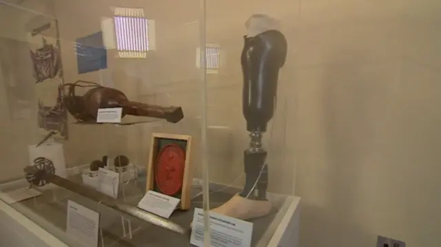 prosthetic leg