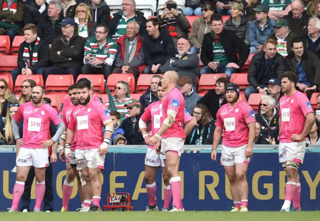 Stade Francais players wait