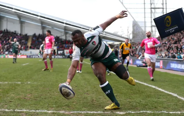 Vereniki Goneva scores a try