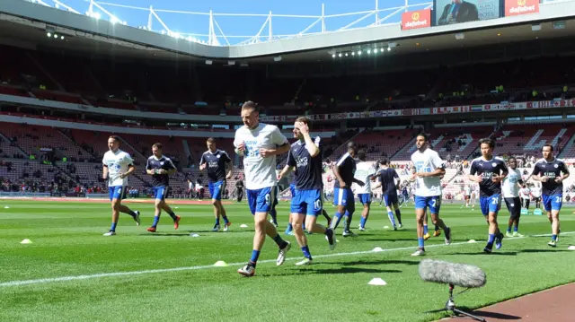 Leicester warm up