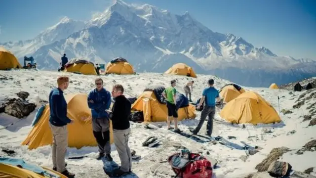 Climbers on Dhaulagiri