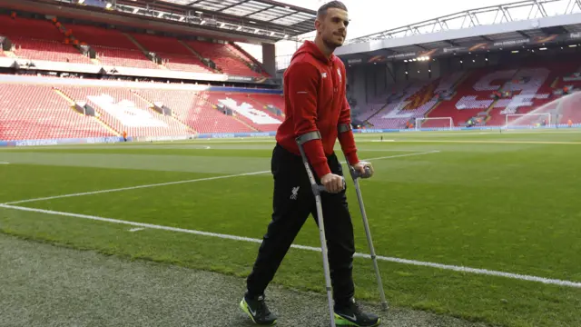 Jordan Henderson on crutches