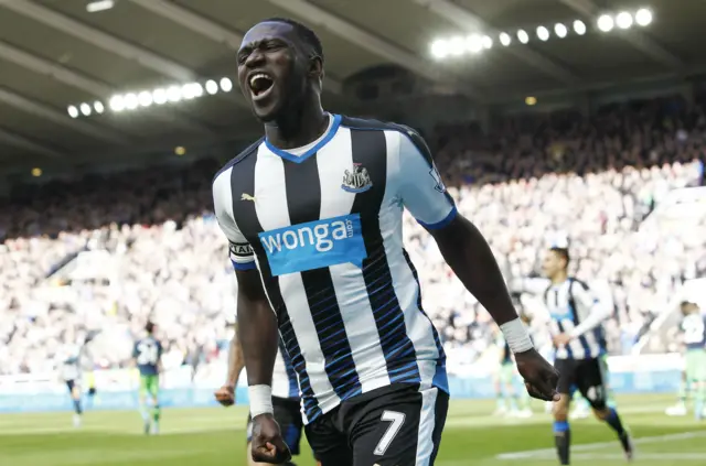 Moussa Sissoko celebrates