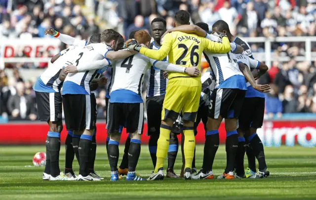 Newcastle huddle ahead of kick-off