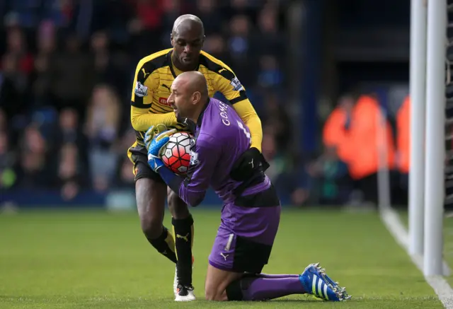 Heurelho Gomes is congratulated